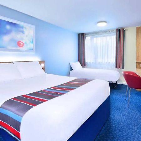 Travelodge London Greenwich High Road Экстерьер фото
