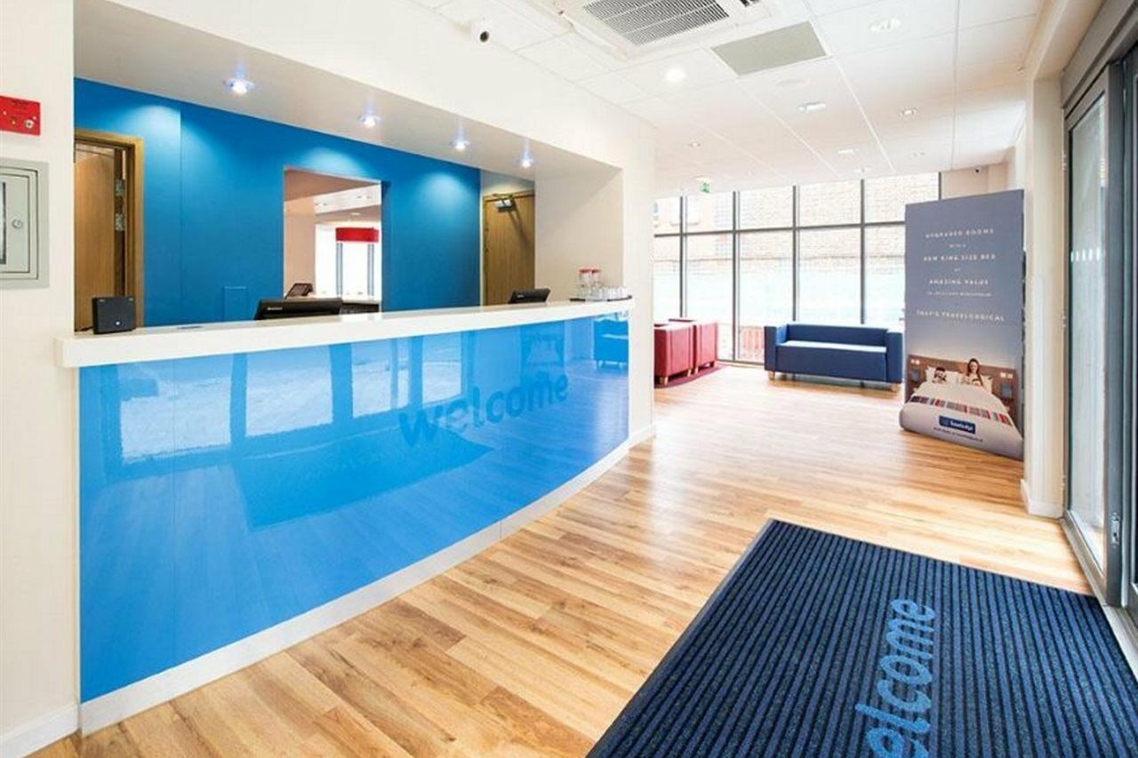 Travelodge London Greenwich High Road Экстерьер фото