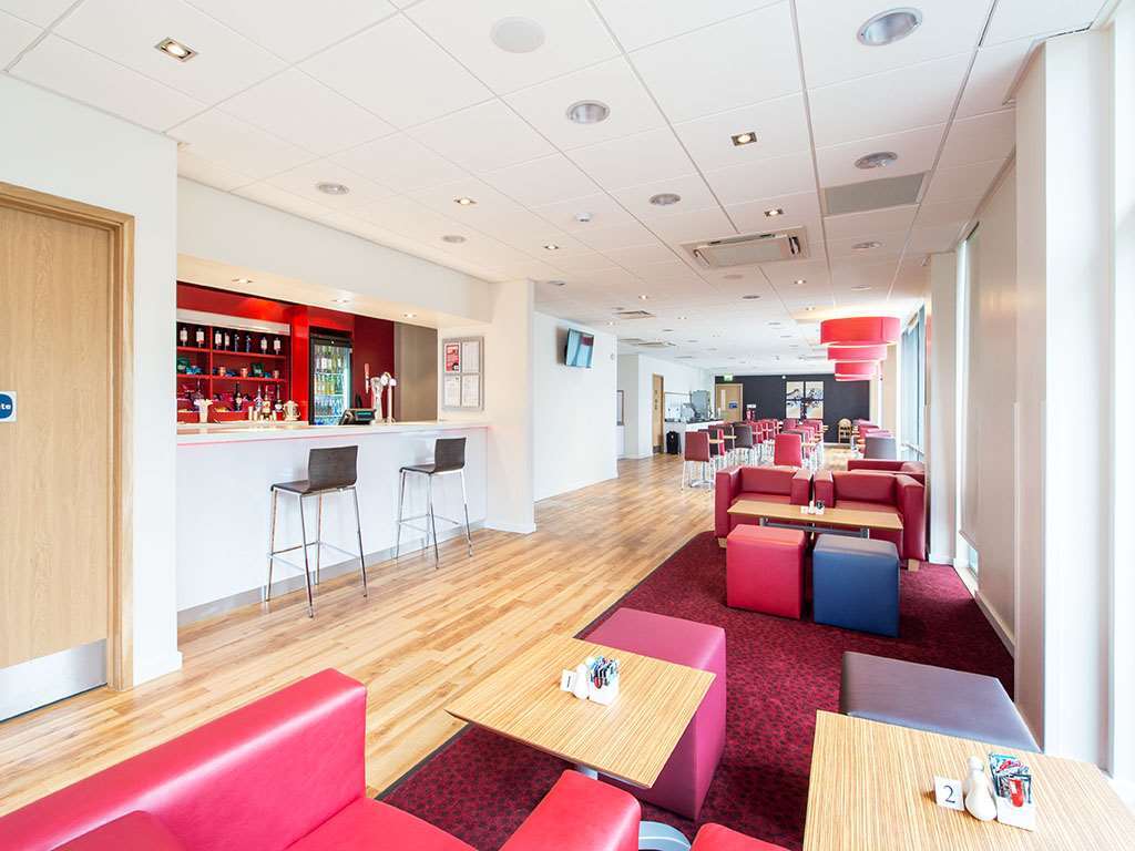 Travelodge London Greenwich High Road Ресторан фото